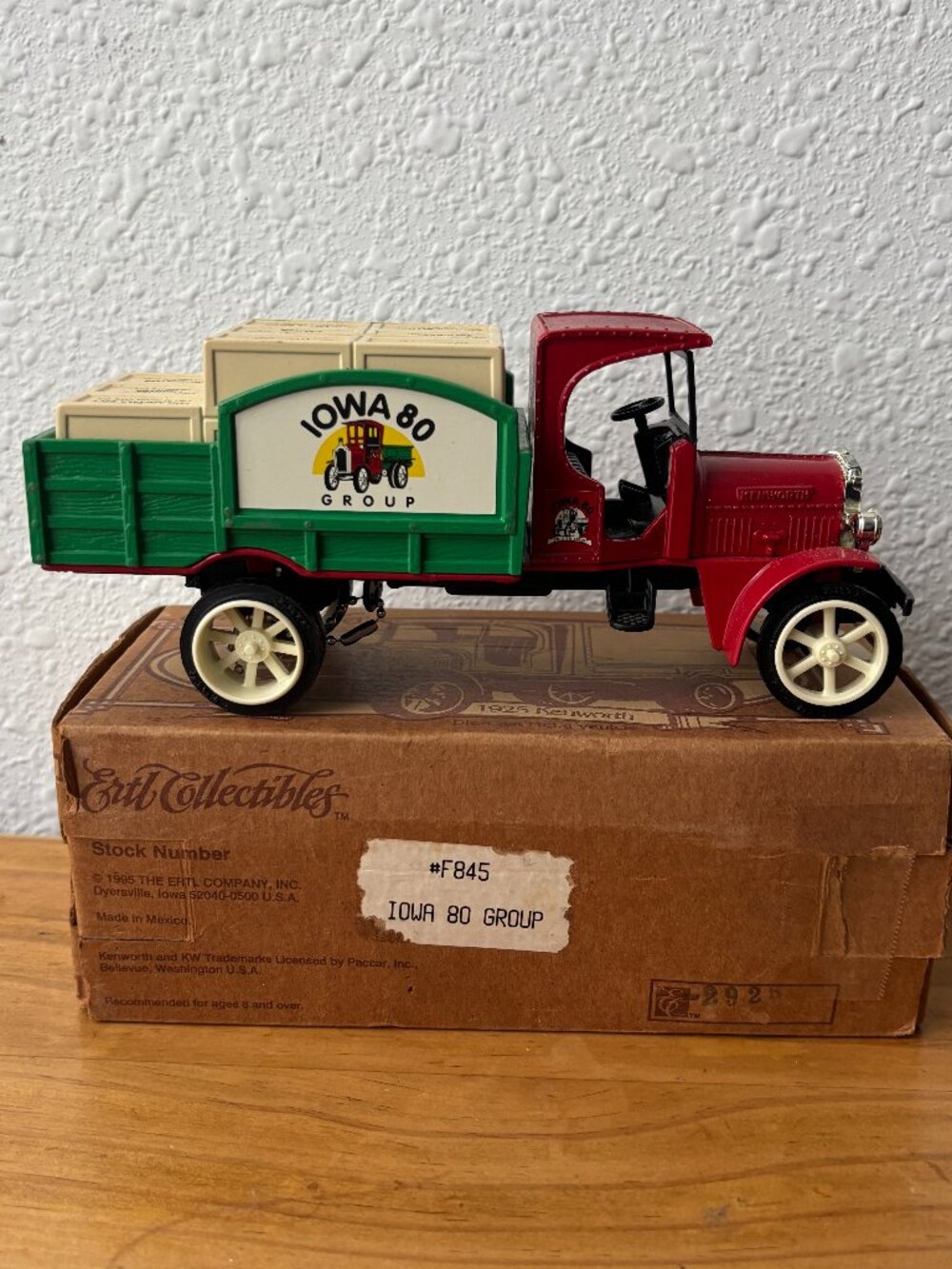 1925 kenworth truck iowa 80 group diecast metal bank f845 1/34